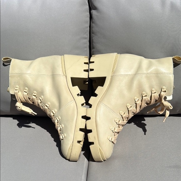 SCHUTZ Size 10B Women's Cream Lace-Up Ankle Boots - Picture 9 of 14